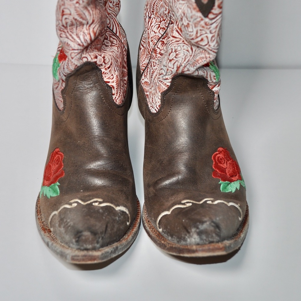 Rose Embriodery Western Boots- Size 9B - Picture 5 of 7